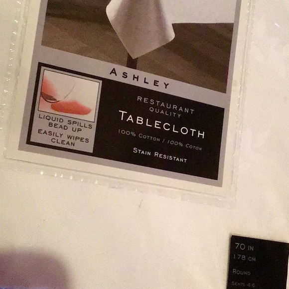 Stain resistant table cloth - Picture 3 of 5